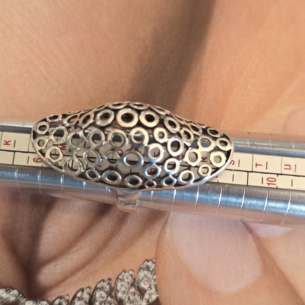 Elegant Sterling Silver Ring with Intricate Design~ Size 8